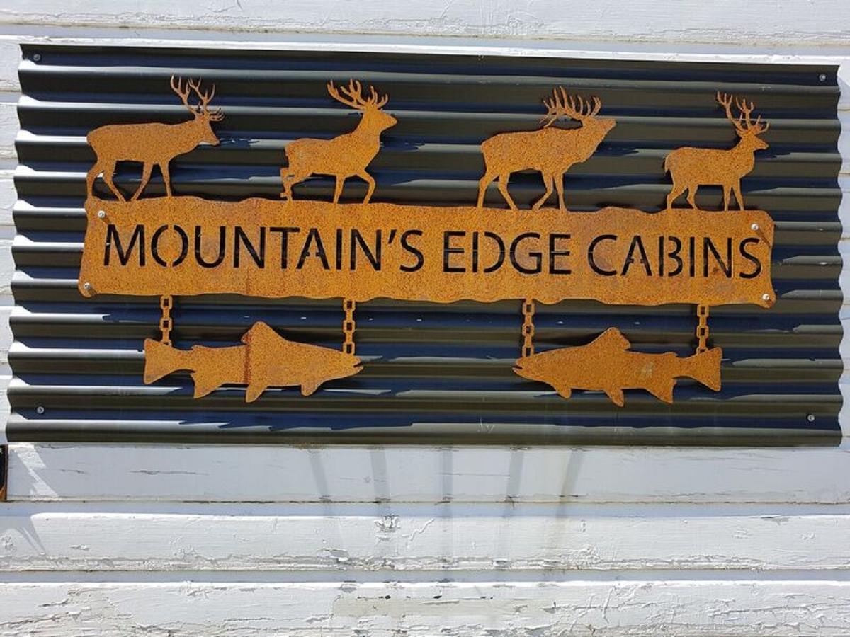 Mountains Edge Cabins Monowai Esterno foto