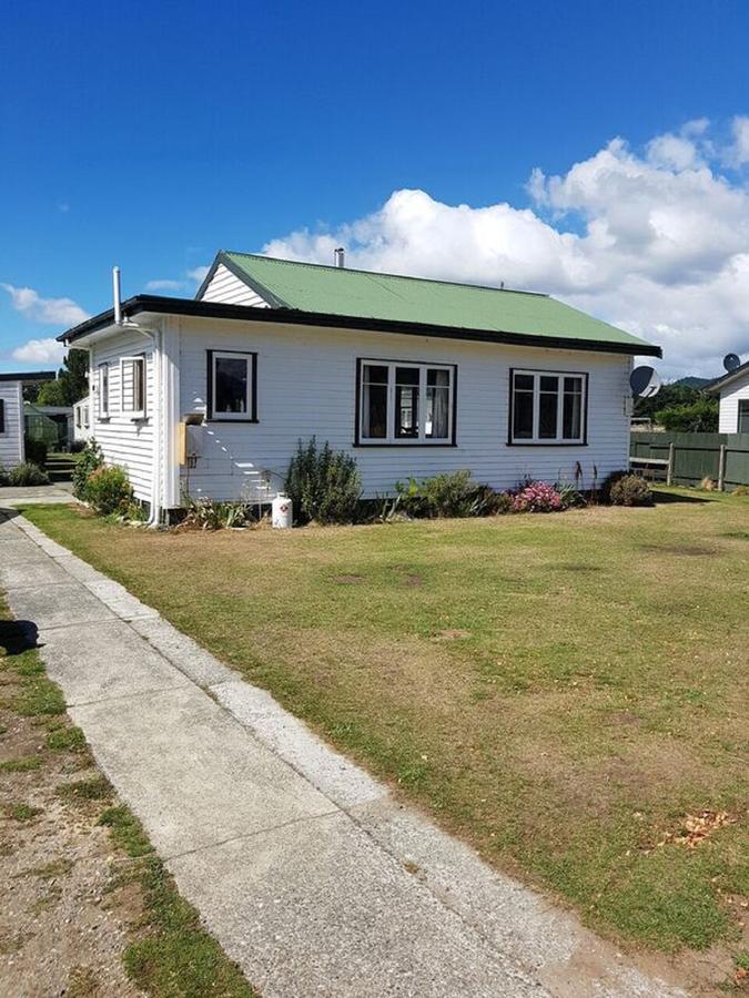 Mountains Edge Cabins Monowai Esterno foto