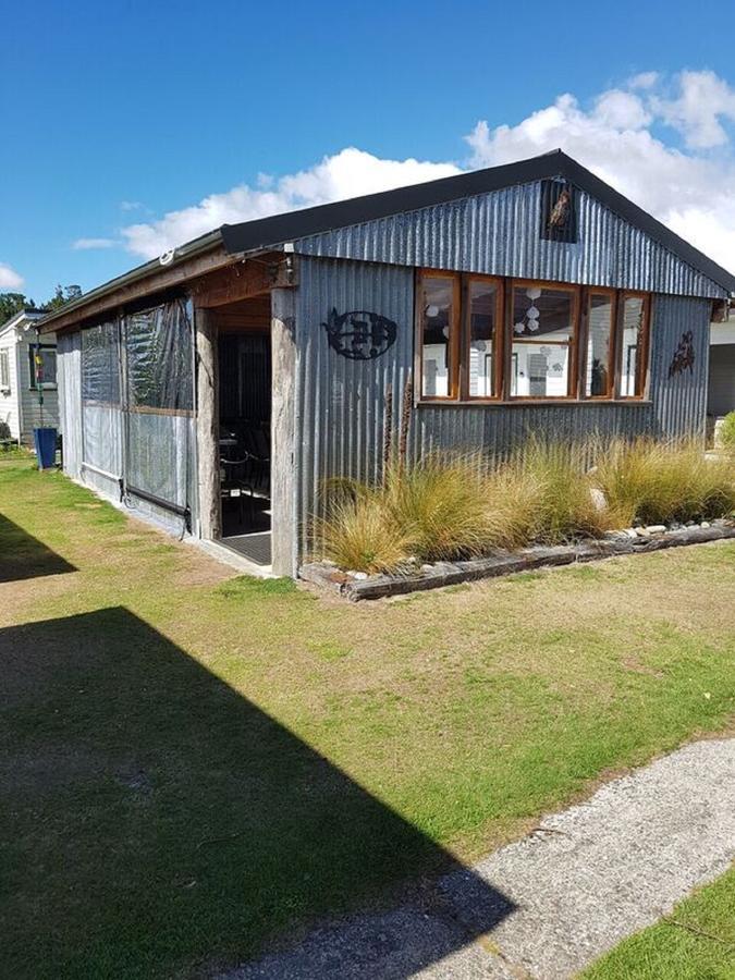 Mountains Edge Cabins Monowai Esterno foto